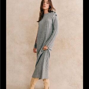 Sézane Manon dress in mid-grey